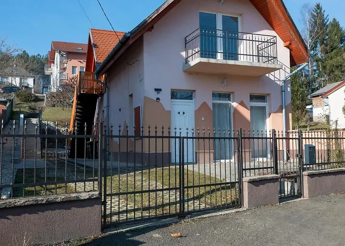 Szent Anna Vendeghaz * Bükkszék